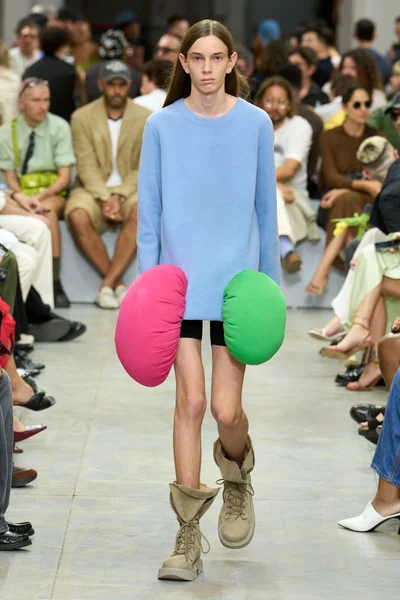 Look 11